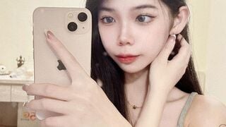 刺青妹摳屄自拍給男友看被公開