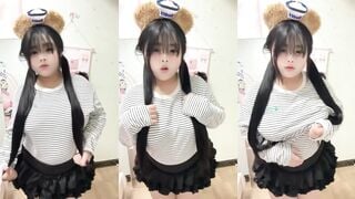 巨乳八字奶肉肉母狗發騷