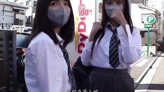 邀請兩名高中生在家做愛