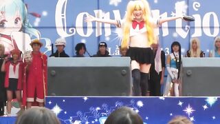 露出ダンス