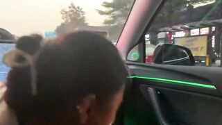 特斯拉車主等綠燈口交