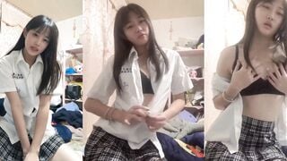 高英妹妹脫校服自拍